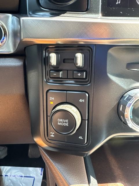Certified 2024 Ford F250 King Ranch w/ FX4 Off-Road Package AWD/4WD image 25