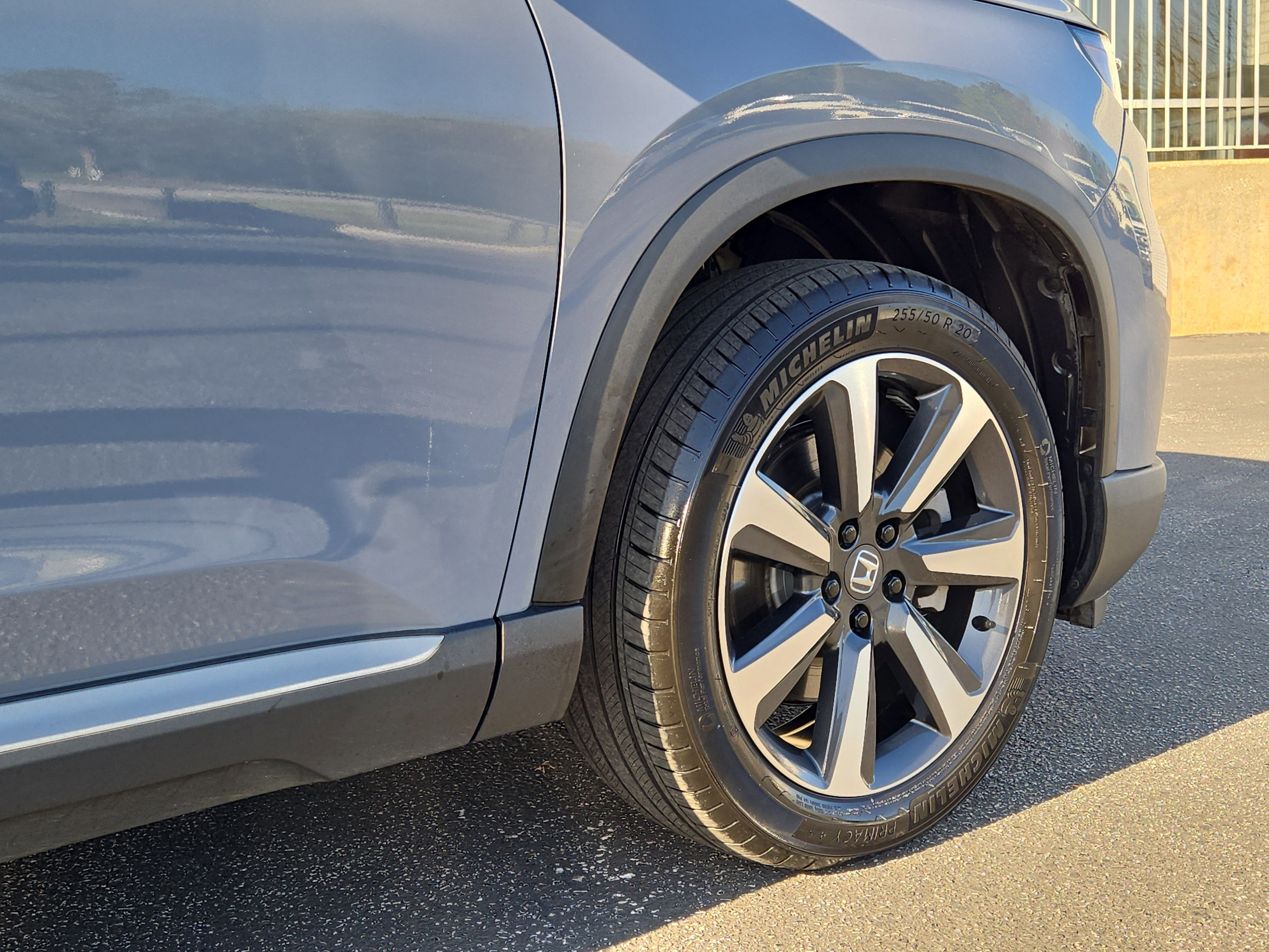 Used 2024 Honda Pilot Touring image 11