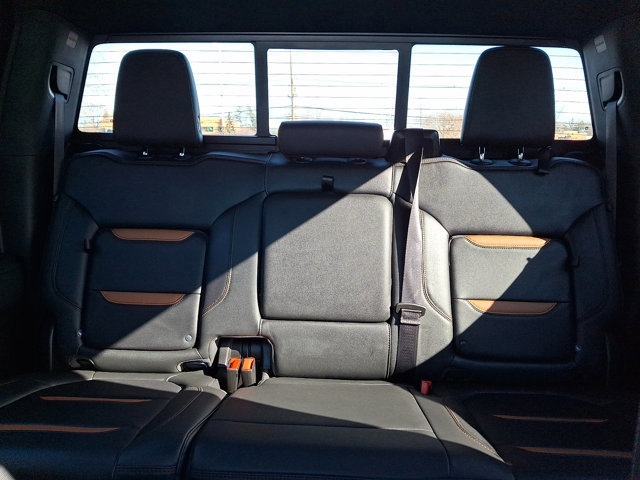 Used 2022 GMC Sierra 1500 AT4 w/ AT4 Premium Package image 17