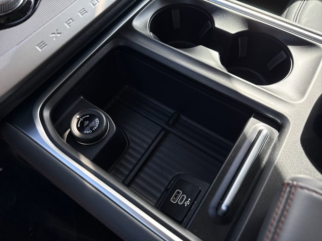 Certified 2025 Ford Expedition Active image 23