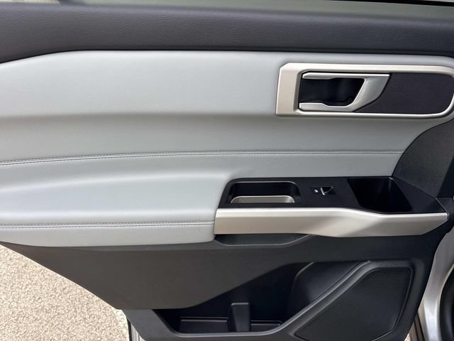 Certified 2023 Ford Explorer XLT w/ Equipment Group 202A AWD/4WD image 21
