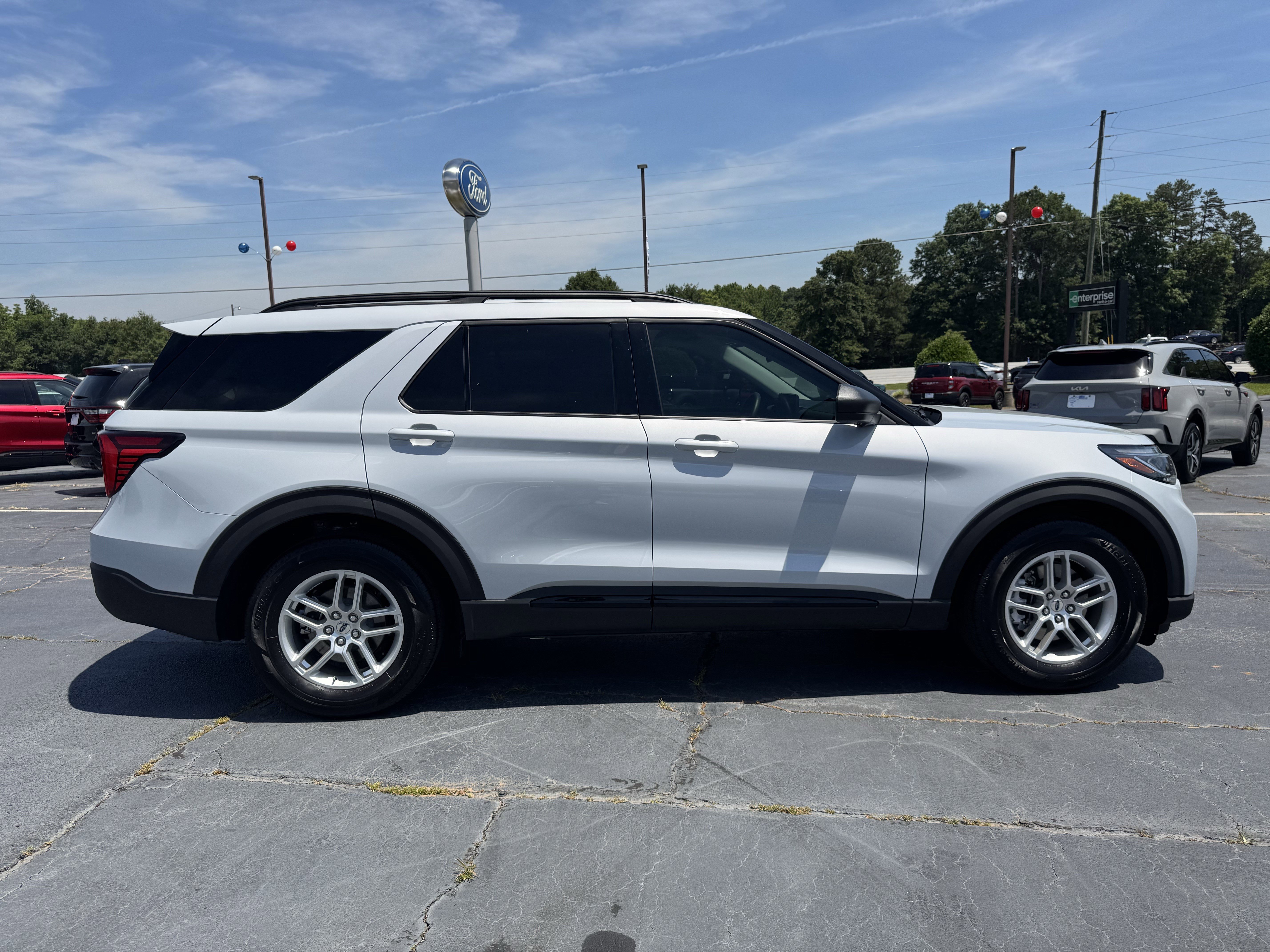 Certified 2026 Ford Explorer Active w/ Active Comfort Package RWD image 1