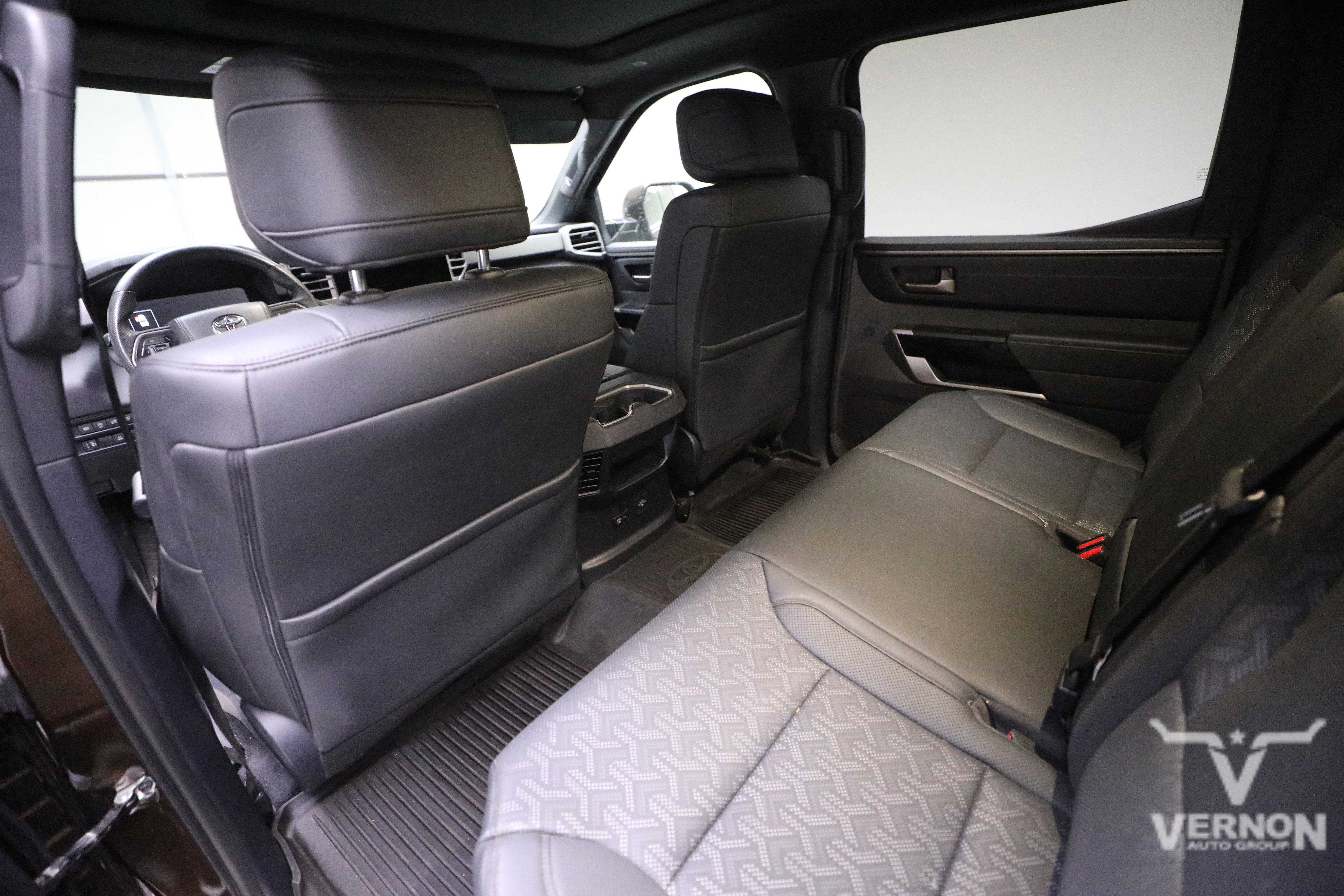 Used 2025 Toyota Tundra Limited w/ Power Package image 7