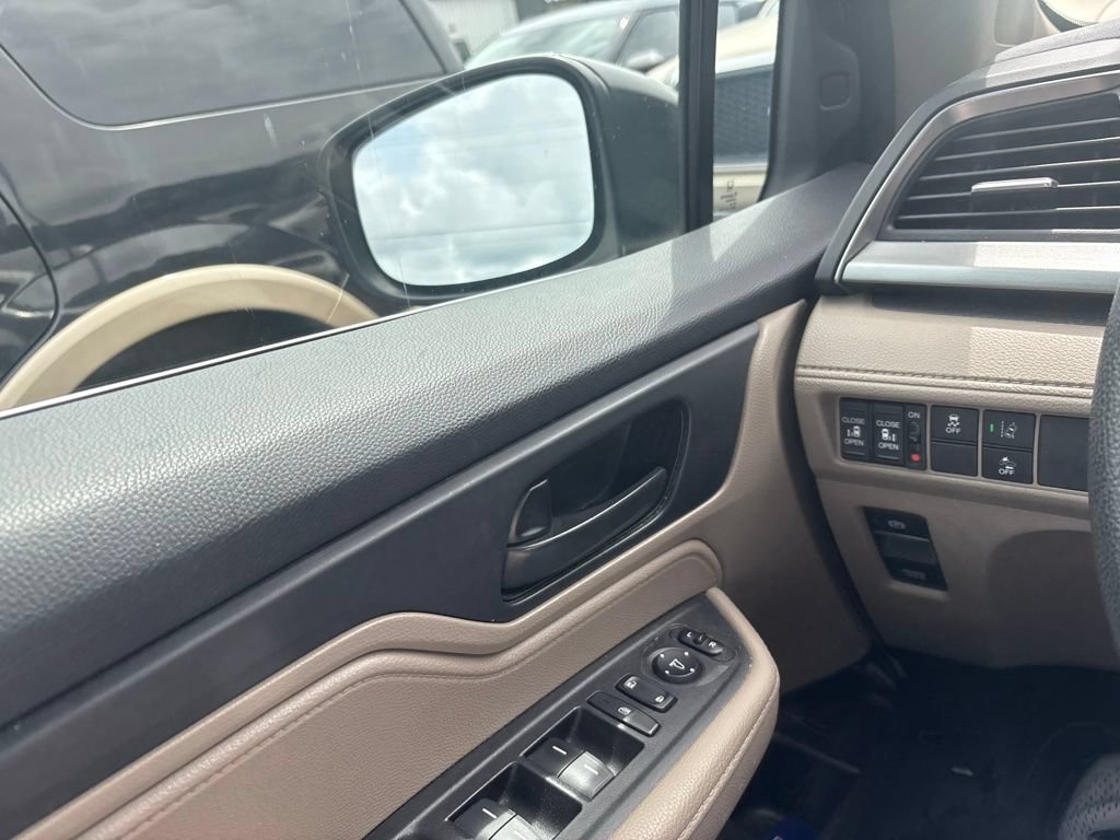 Used 2019 Honda Odyssey EX image 9