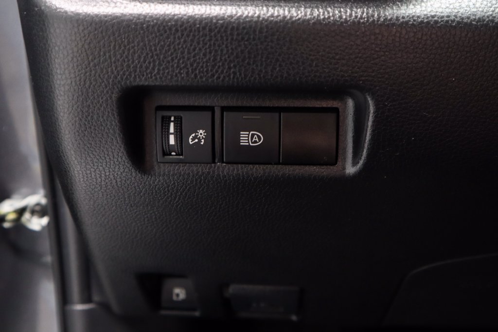 Used 2023 Toyota RAV4 LE AWD/4WD image 26