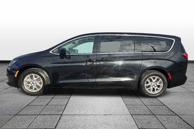 Used 2024 Chrysler Voyager LX FWD image 8