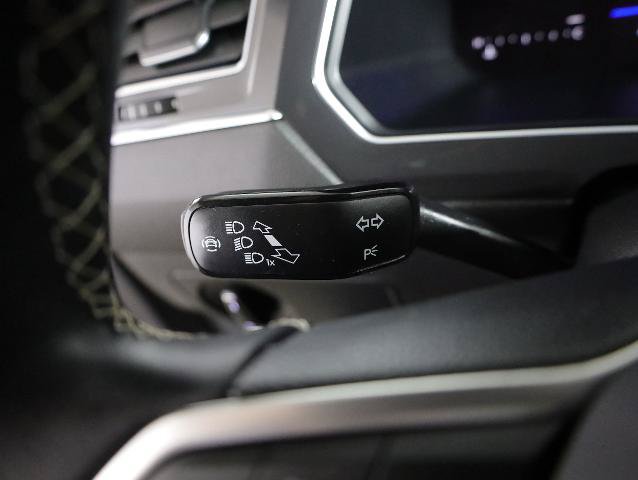 Used 2022 Volkswagen Tiguan SE AWD/4WD image 15