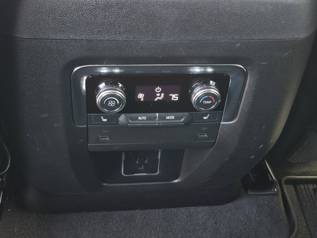 Used 2025 GMC Yukon AT4 w/ Premium Trailering Package AWD/4WD image 16