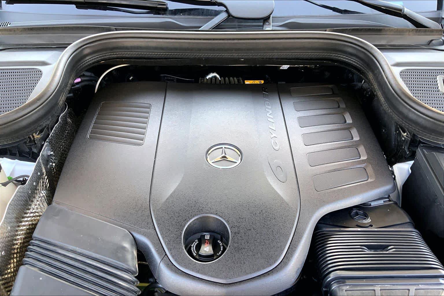Used 2024 Mercedes-Benz GLS 450 4MATIC image 32