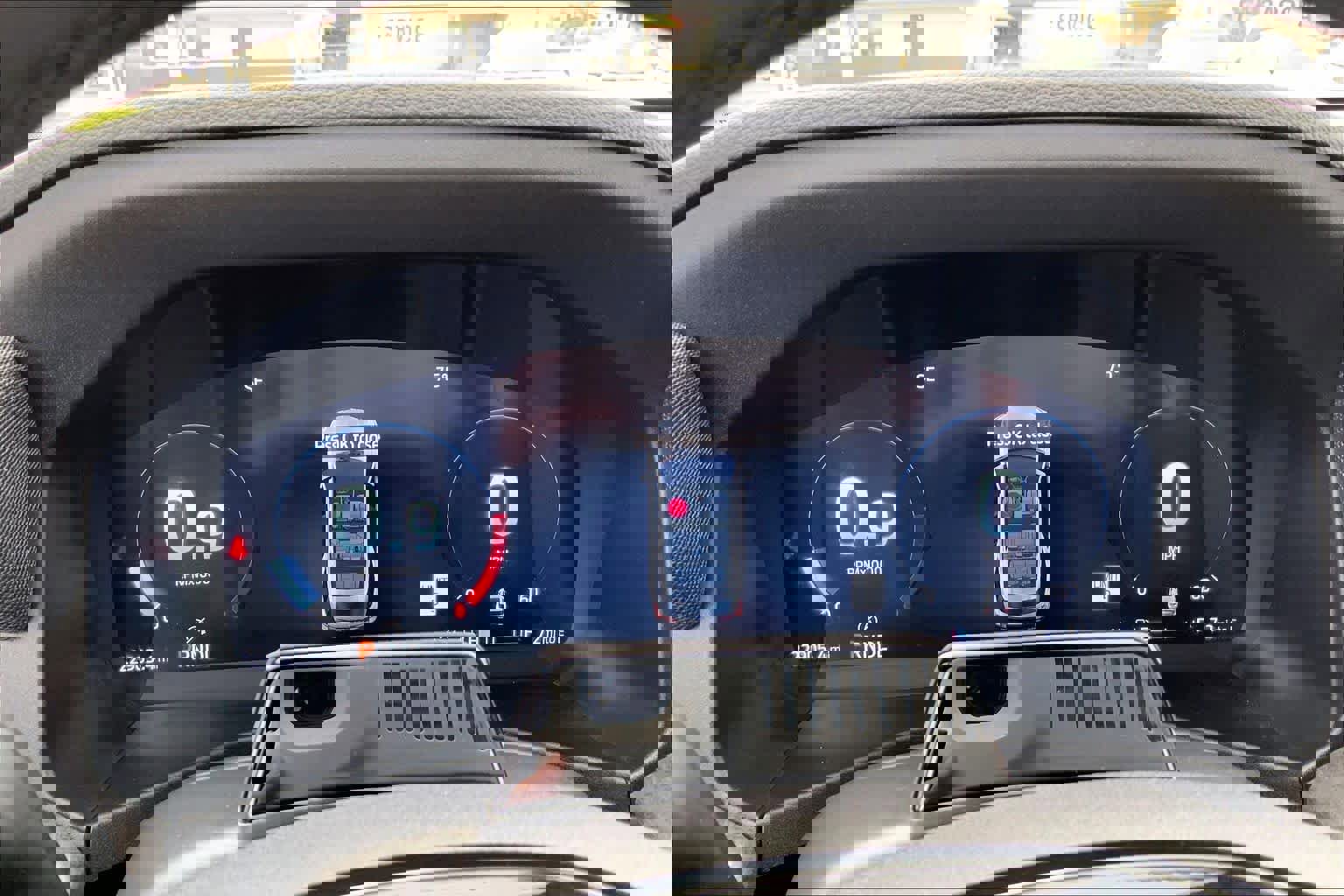 Certified 2025 Ford Explorer Platinum image 25