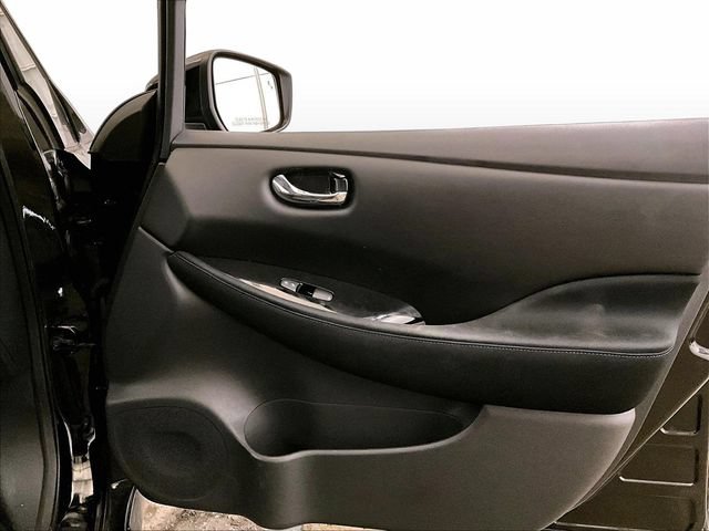 Used 2019 Nissan Leaf SV w/ SV Technology Package FWD image 23