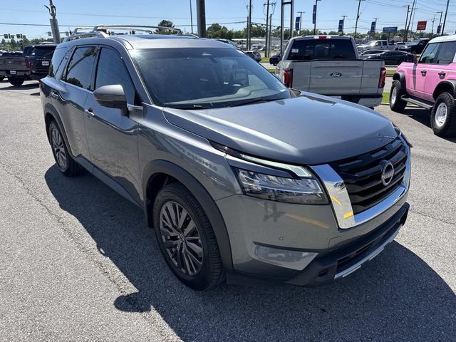 Used 2023 Nissan Pathfinder SL w/ SL Premium Package FWD image 3