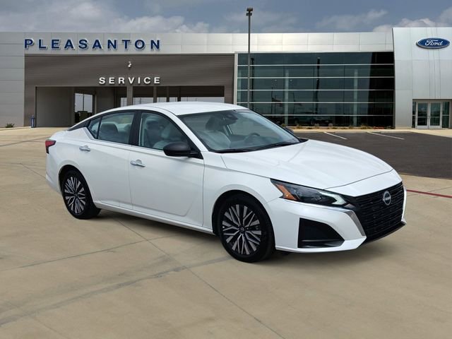 Used 2025 Nissan Altima 2.5 SV FWD image 7