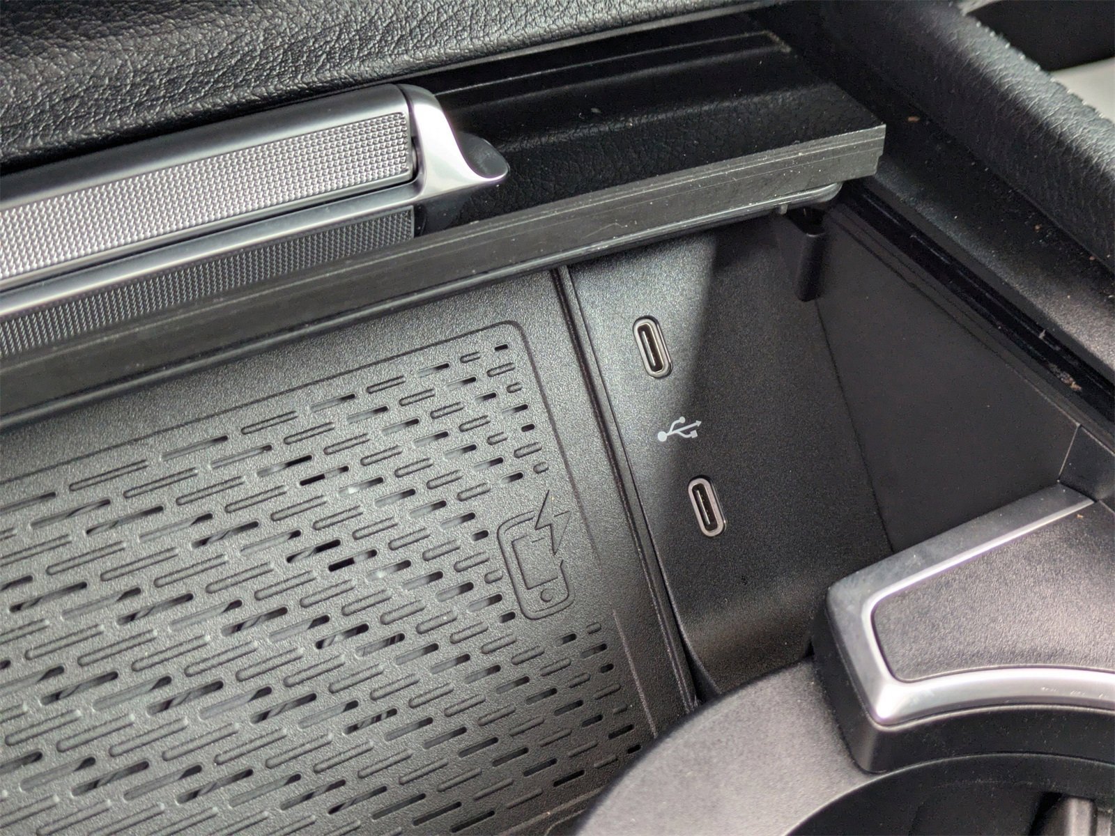 Used 2024 Mercedes-Benz GLE 450e 4MATIC image 24