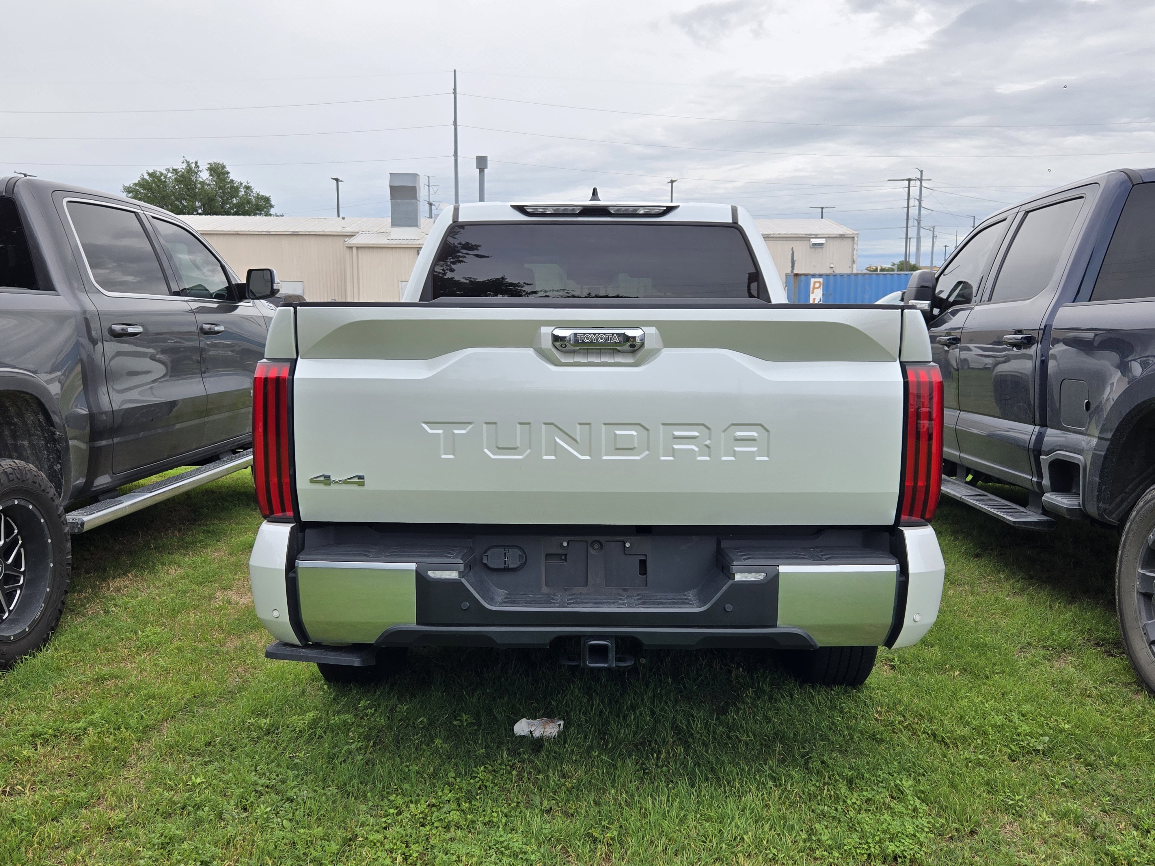 Used 2023 Toyota Tundra Limited w/ Power Package AWD/4WD image 5