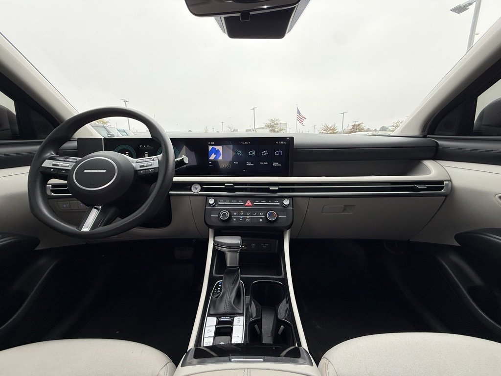 Used 2025 Hyundai Tucson SE image 29