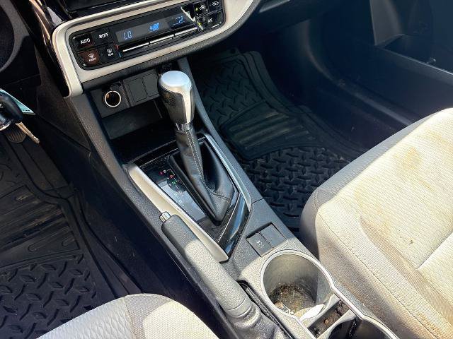 Used 2017 Toyota Corolla LE w/ Carpet Mat Package (TMS) FWD image 26