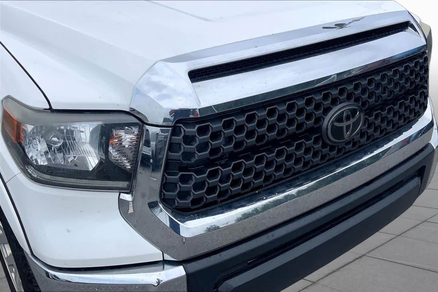 Used 2020 Toyota Tundra SR5 w/ SR5 Leather Package RWD image 30