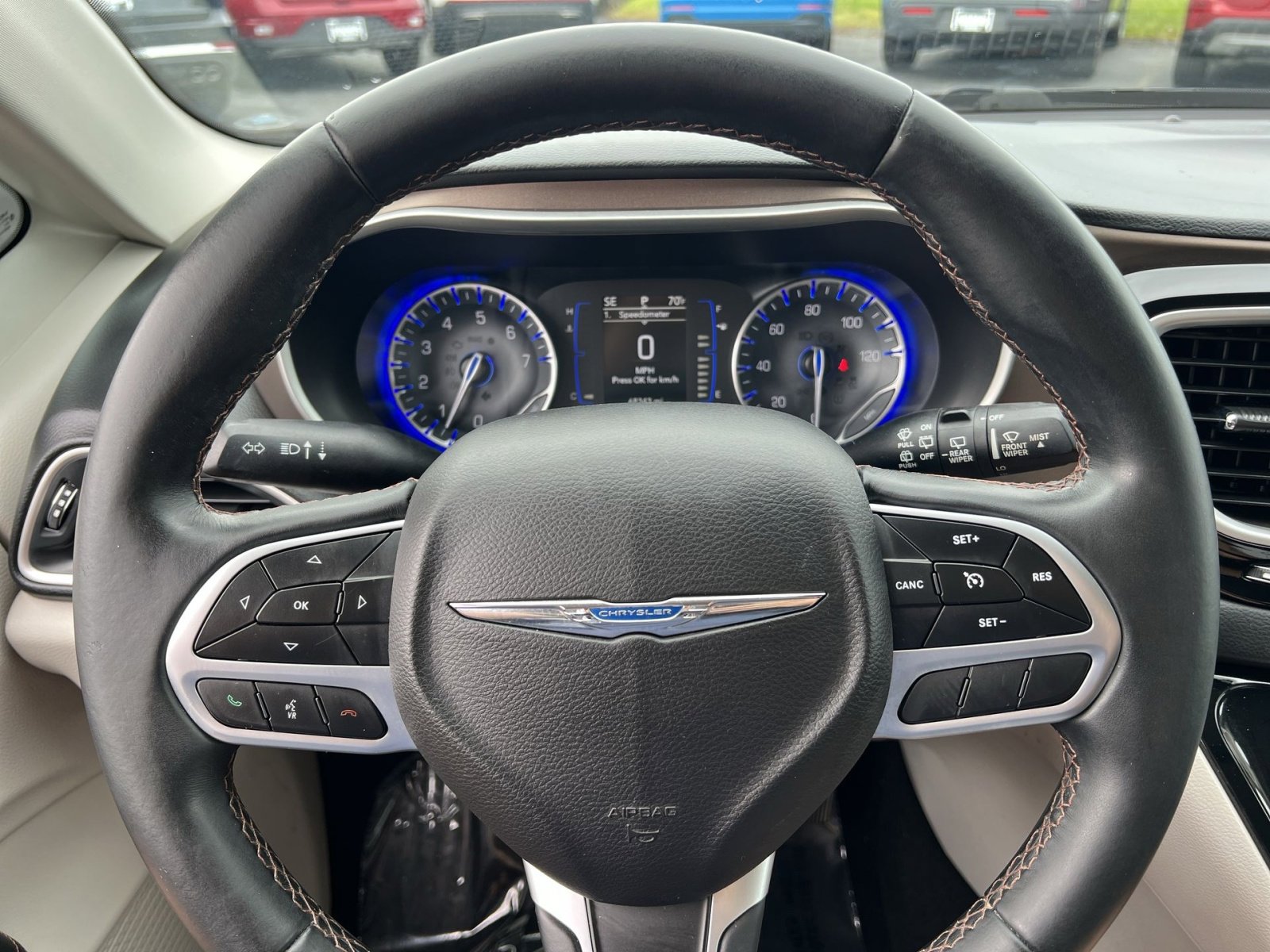 Used 2018 Chrysler Pacifica Touring-L FWD image 24