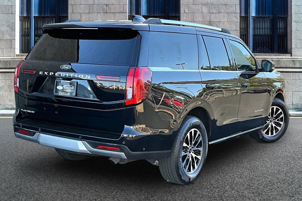Certified 2025 Ford Expedition Platinum AWD/4WD image 11