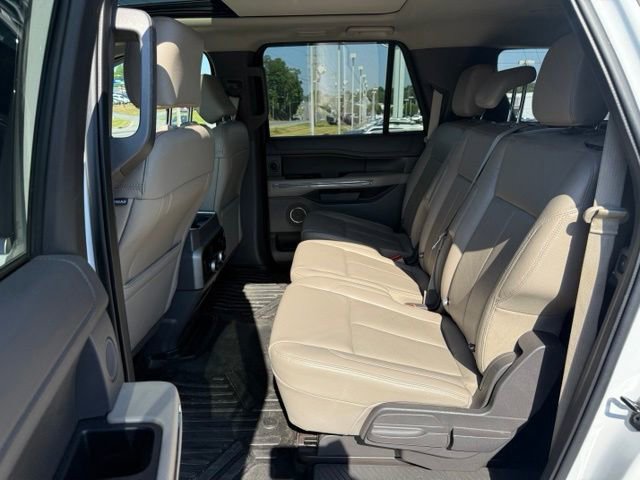 Certified 2019 Ford Expedition Max XLT w/ Equipment Group 202A AWD/4WD image 18