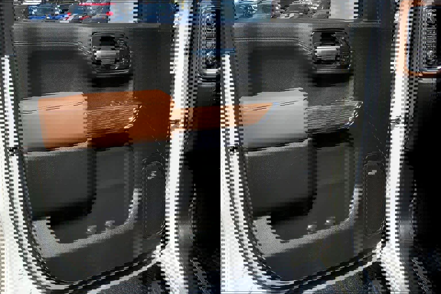 Used 2021 Chevrolet Silverado 1500 High Country w/ Technology Package image 21