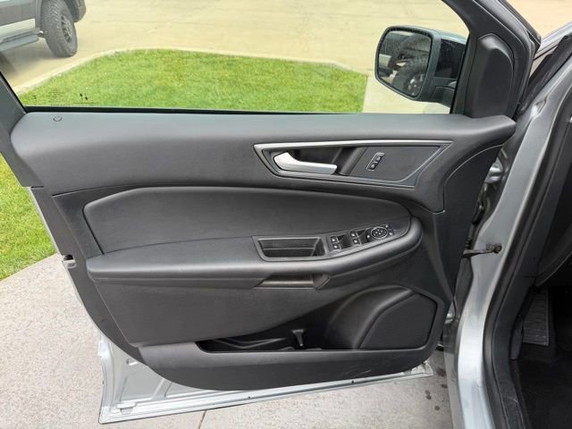 Certified 2024 Ford Edge SE w/ Black Appearance Package AWD/4WD image 8