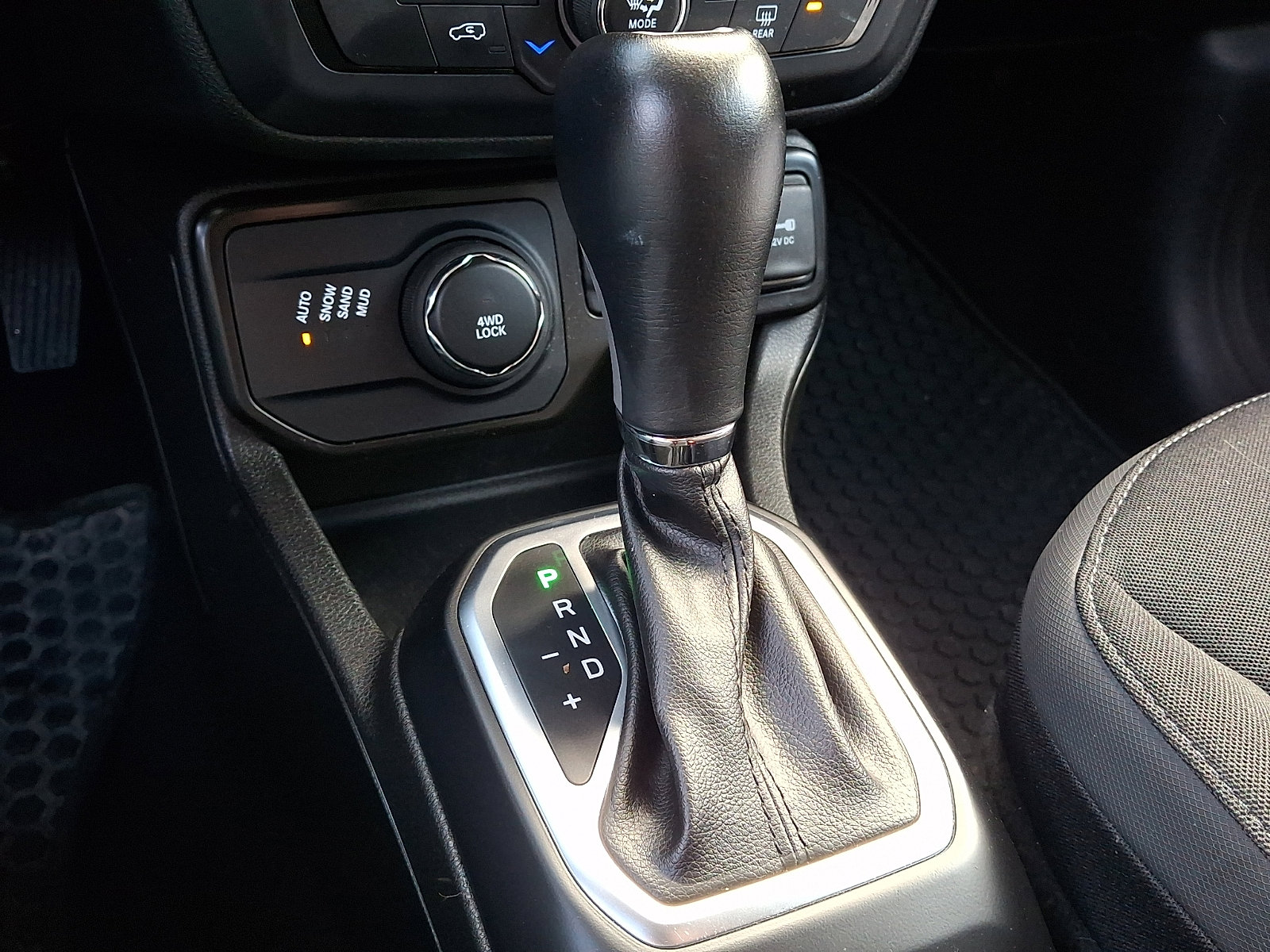 Used 2023 Jeep Renegade Latitude image 22