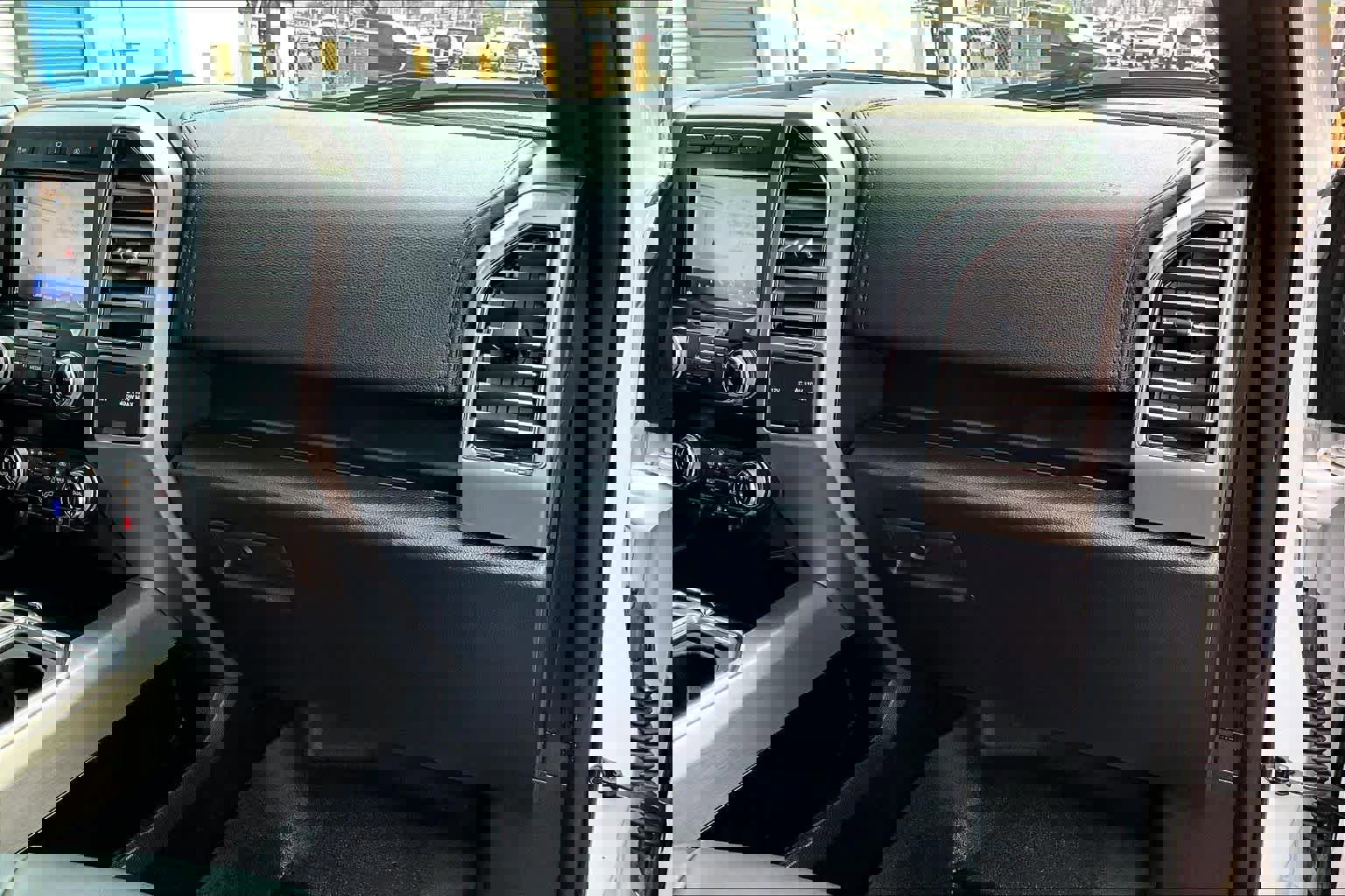 Certified 2020 Ford F150 Platinum w/ Equipment Group 701A Luxury image 20