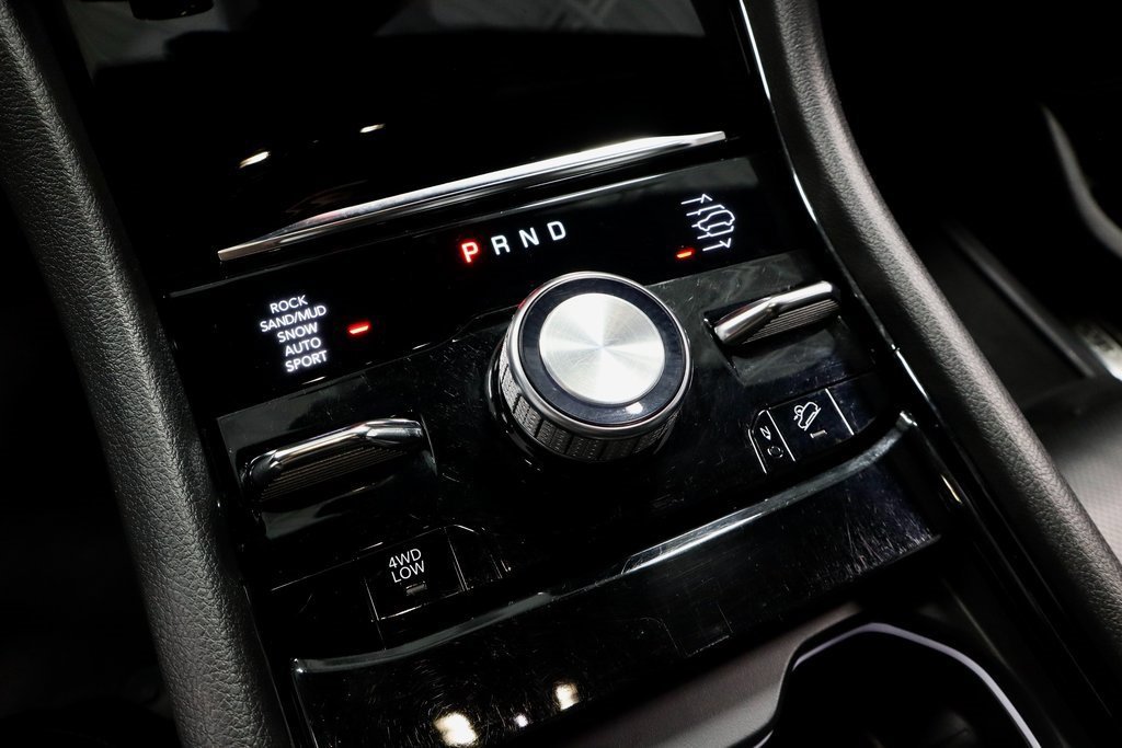 Used 2022 Jeep Grand Cherokee Overland w/ Luxury Tech Group IV image 37