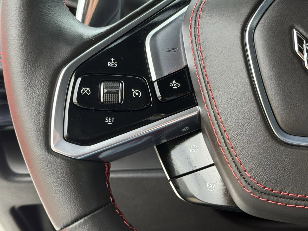 Used 2025 Chevrolet Corvette Stingray Preferred Cpe w/ Stealth Interior Trim Package image 12