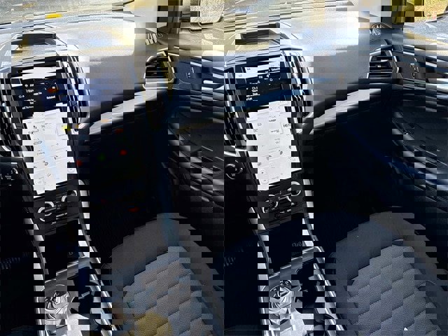 Certified 2024 Ford Edge SE image 15