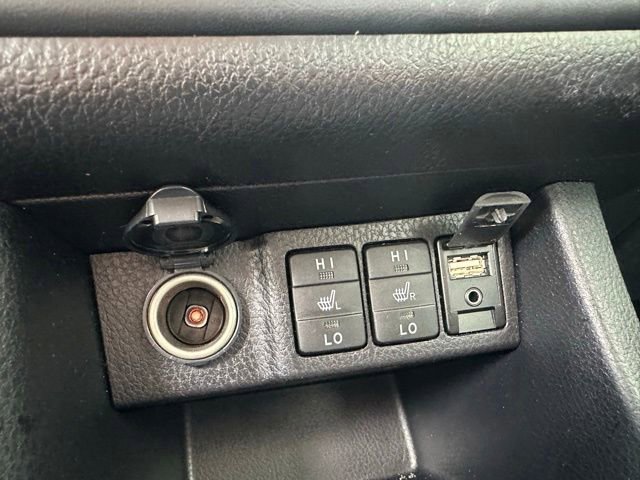 Used 2017 Toyota Corolla XLE w/ Carpet Mat Package (TMS) FWD image 20