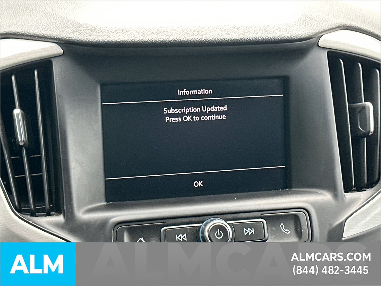 Used 2024 GMC Terrain SLE FWD image 31