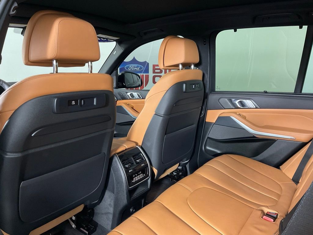 Used 2021 BMW X5 M50i w/ Executive Package image 15