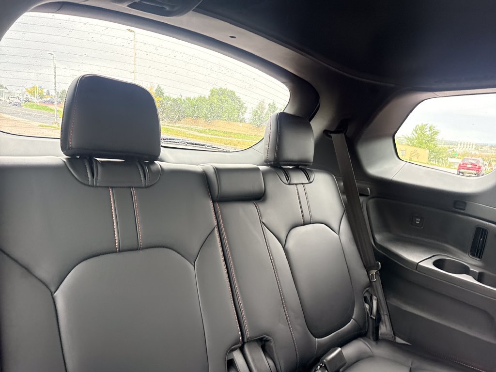 Used 2025 Honda Pilot TrailSport image 28