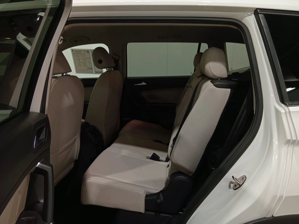 Used 2020 Volkswagen Tiguan SE w/ 3rd Row Seat Package image 15