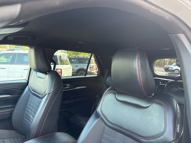 Certified 2025 Ford Explorer ST-Line image 33