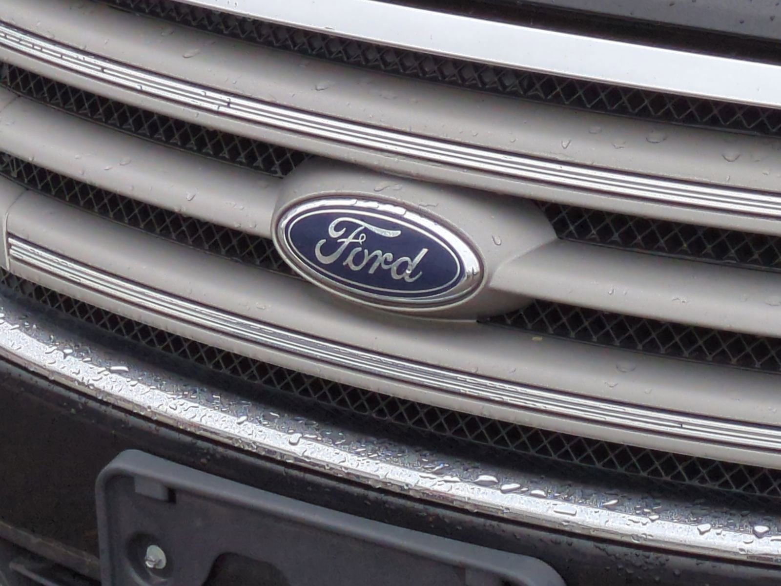 Certified 2018 Ford Taurus SEL image 14