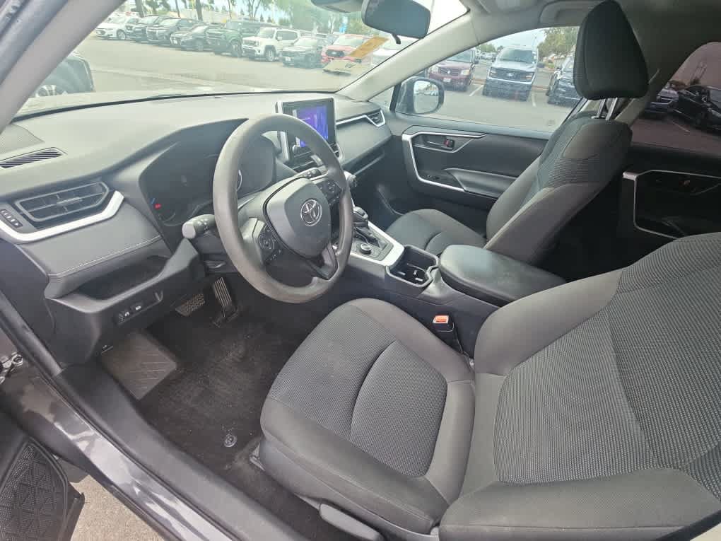 Used 2024 Toyota RAV4 LE AWD/4WD image 14