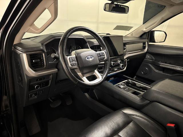 Certified 2024 Ford Expedition XLT RWD image 5