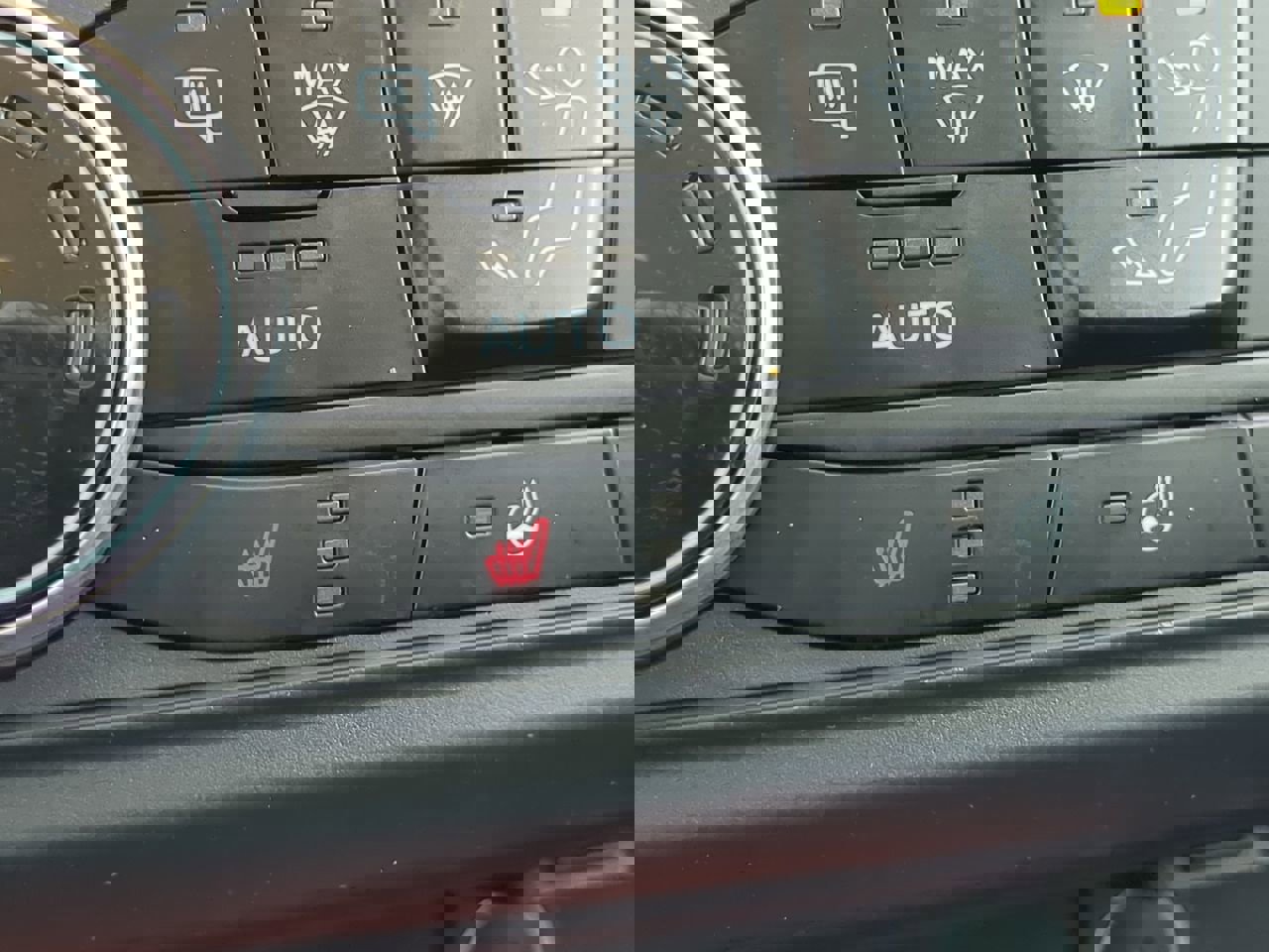 Certified 2024 Ford Maverick XLT w/ XLT Luxury Package image 20