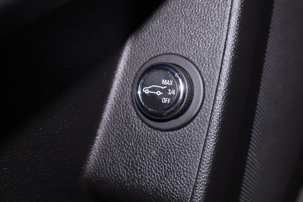 Used 2020 Chevrolet Traverse LT w/ LPO, Floor Liner Package AWD/4WD image 36