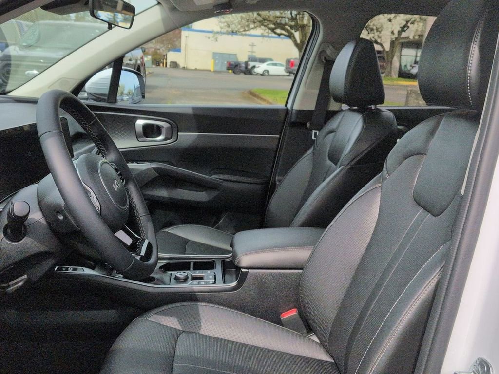 Used 2025 Kia Sorento S w/ Panoramic Sunroof Package image 12