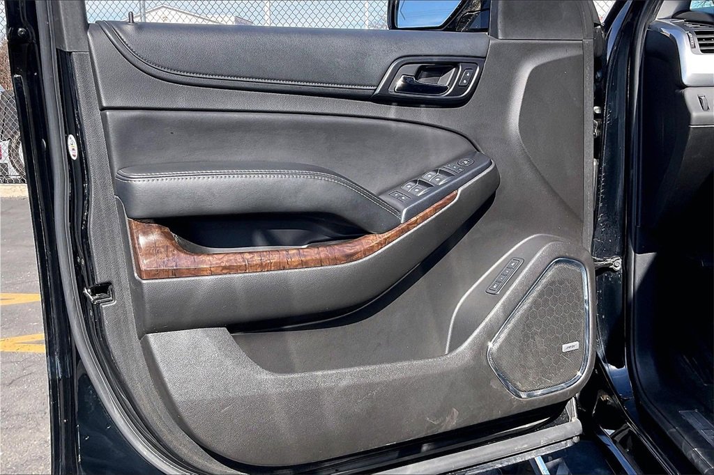 Used 2018 Chevrolet Tahoe LT w/ LT Signature Package image 21