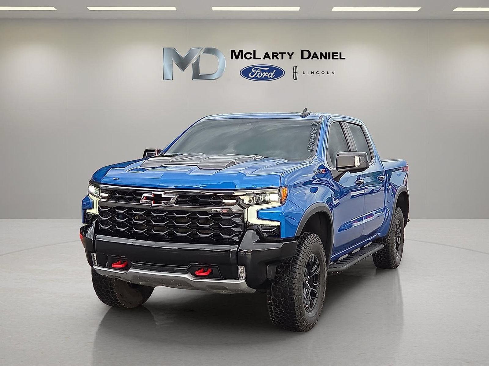 Used 2022 Chevrolet Silverado 1500 ZR2 w/ Technology Package AWD/4WD image 2