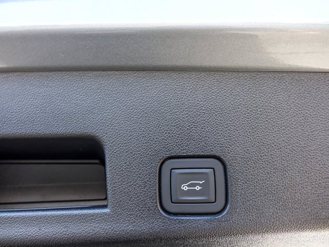 Used 2026 Chevrolet Traverse RS w/ LPO, Floor Liner Package AWD/4WD image 31