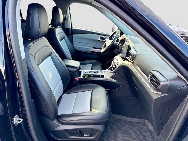 Certified 2023 Ford Explorer XLT w/ Equipment Group 202A image 32