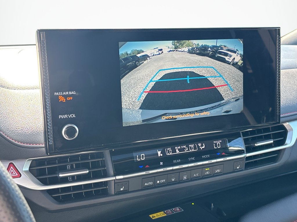 Used 2025 Toyota Sienna XSE AWD/4WD image 31