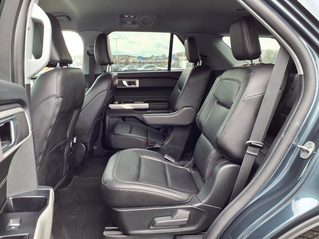 Certified 2022 Ford Explorer XLT w/ Equipment Group 202A image 9